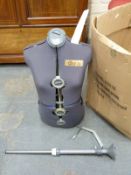 An adjustable tailor's dummy