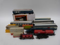A quantity of Hornby and similar 00 gauge model railway items to include Tri-ang blue Pullman,