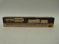 Wrenn 00 gauge BR 4-6-0 Castle Class 'Windsor Castle' 4082 locomotive and tender W2223,