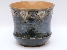 Royal Doulton jardiniere (20cm tall)