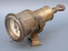 A Walkers Cherub II brass ship's log