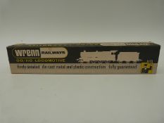 Wrenn 00 gauge BR 4-6-2 'Mallard' 60022 locomotive and tender W2211,