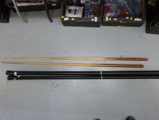 Riley Exclusive Dufferin snooker cue and a Terry Griffiths example,