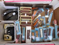 Over fifty RoCo, Kato, Atlas and similar N gauge American railway wagons and cars,