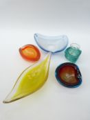 Five pieces of glass to include Murano Sommerso,