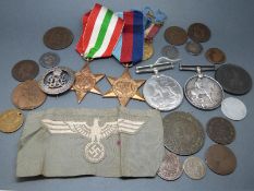 A 1914 Christmas tin containing a WWI medal awarded to 248012 Pte. F.W. Maisey 2 Lond. R.