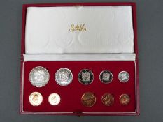 A cased 1974 South African coin set including gold 2R and 1R coins,