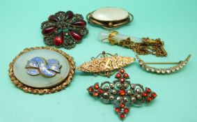 A cut steel brooch, 9ct gold crescent brooch, Victorian brooches, pinchbeck pendant etc.
