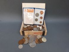 A small amateur collection of mixed coinage, including Australian silver modern crowns,