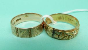 A 9ct gold wedding band with ivy decoration,