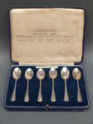 A cased set of six hallmarked silver teaspoons Birmingham 1908,