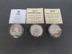 Three silver Royal commemorative crowns Papua New Guinea, Western Samoa and Guernsey,