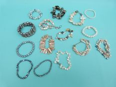 Fifteen cultured and freshwater pearl bracelets