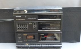 Philips hi-fi system and speakers
