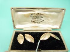 A pair of 9ct gold cufflinks in Martin & Co Cheltenham box, 6.8g.