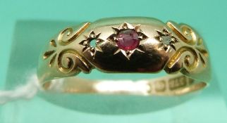 A 9ct gold ring (Size O)