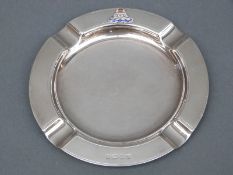 An Art Deco hallmarked silver Royal Artillery ashtray, Birmingham 1929, weight 105g, diameter 12.