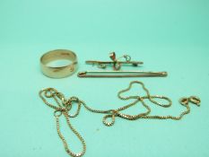 A yellow metal wedding ring, 9ct gold necklace and two 9ct gold brooches, weight 8.