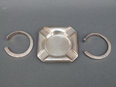 A pair of modern Swedish white metal napkin rings, with Swedish silver marks for 1963,