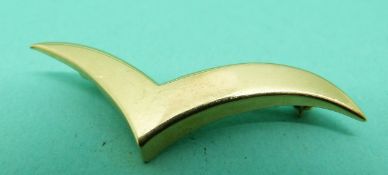 An 18ct gold brooch marked Tiffany