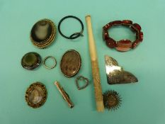 An agate bracelet, Victorian mourning brooches, agate, silver and filigree brooches,