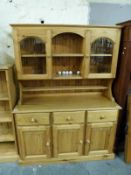A pine dresser (H163 x W122 x D46cm)