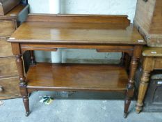 A 19thC mahogany buffet (H88 x L106 x D47cm)