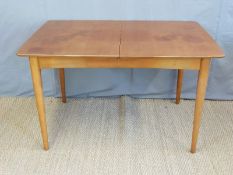 A retro G Plan style extendable table (H72 x W123 x D83cm),