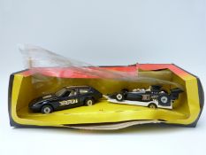 Corgi Toys diecast model gift set 32, Texaco Team Car 7 John Player Special F1 car and trailer GS32,