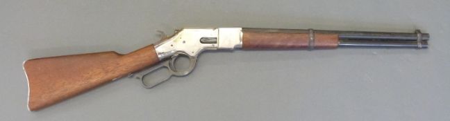 Winchester style Western Saddle Carbine underlever gun, overall length 91cm.