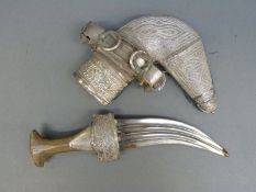 Horn handled jambiya knife