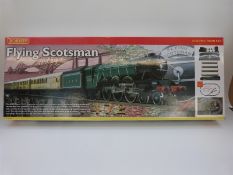 Hornby 00 gauge Flying Scotsman electric train set R1039,