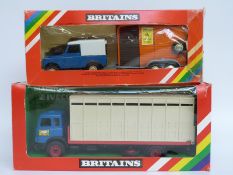 Two Britains model farm vehicles Animal Transporter 9580 and Land Rover and Horse Box set 9593,