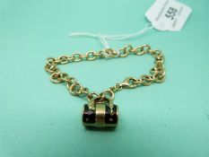 A 9ct gold bracelet made up of oval links (7.