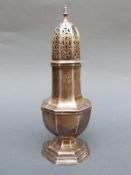 An Edward VII hallmarked silver octagonal sugar caster, Sheffield 1903, maker Martin, Hall & Co.