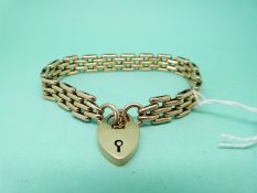 A 9ct rose gold gate link bracelet (22.