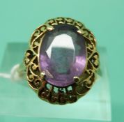 A 14ct gold ring set with an amethyst (size L)