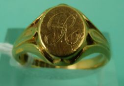 An 18ct gold signet ring, 7.