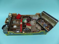 A large quantity of gemstones including rough opal, agate, sodalite, tiger's eye, malachite,