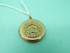 A 9ct gold sweetheart locket with South Wales Borderers regimental badge