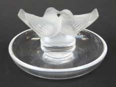 Lalique frosted and clear glass pin tray with two kissing doves to the centre,
