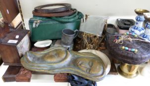 A large collection of metalware,