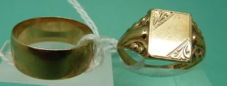 A 9ct gold wedding band and signet ring, 8.