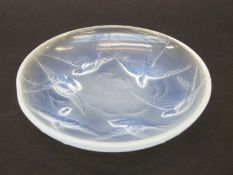 Sabino opalescent glass footed dish decorated with swallows in flight,