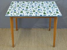 Retro Formica topped table (L89cm)