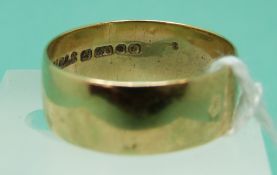 A 9ct gold wedding band, 3.