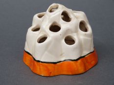 Clarice Cliff Bizarre flower frog, 6.