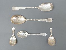 A pair of Edward VII hallmarked silver serving spoons, Sheffield 1909, length 21.