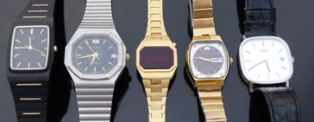 Five gentleman's wristwatches comprising two Seiko, Pateau LED,