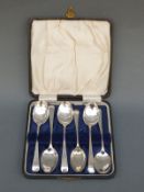A cased set of hallmarked silver tea spoons, B'ham 1926,